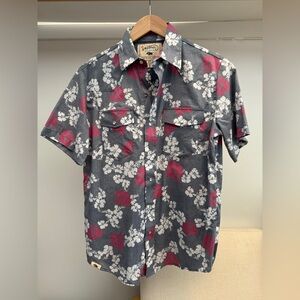 Western Aloha Button Up Short Sleeve, Size Medium